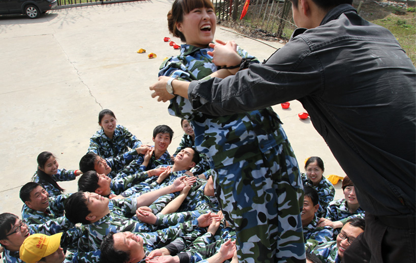 2013年4月，國凱置業薄山湖戶外拓展訓練